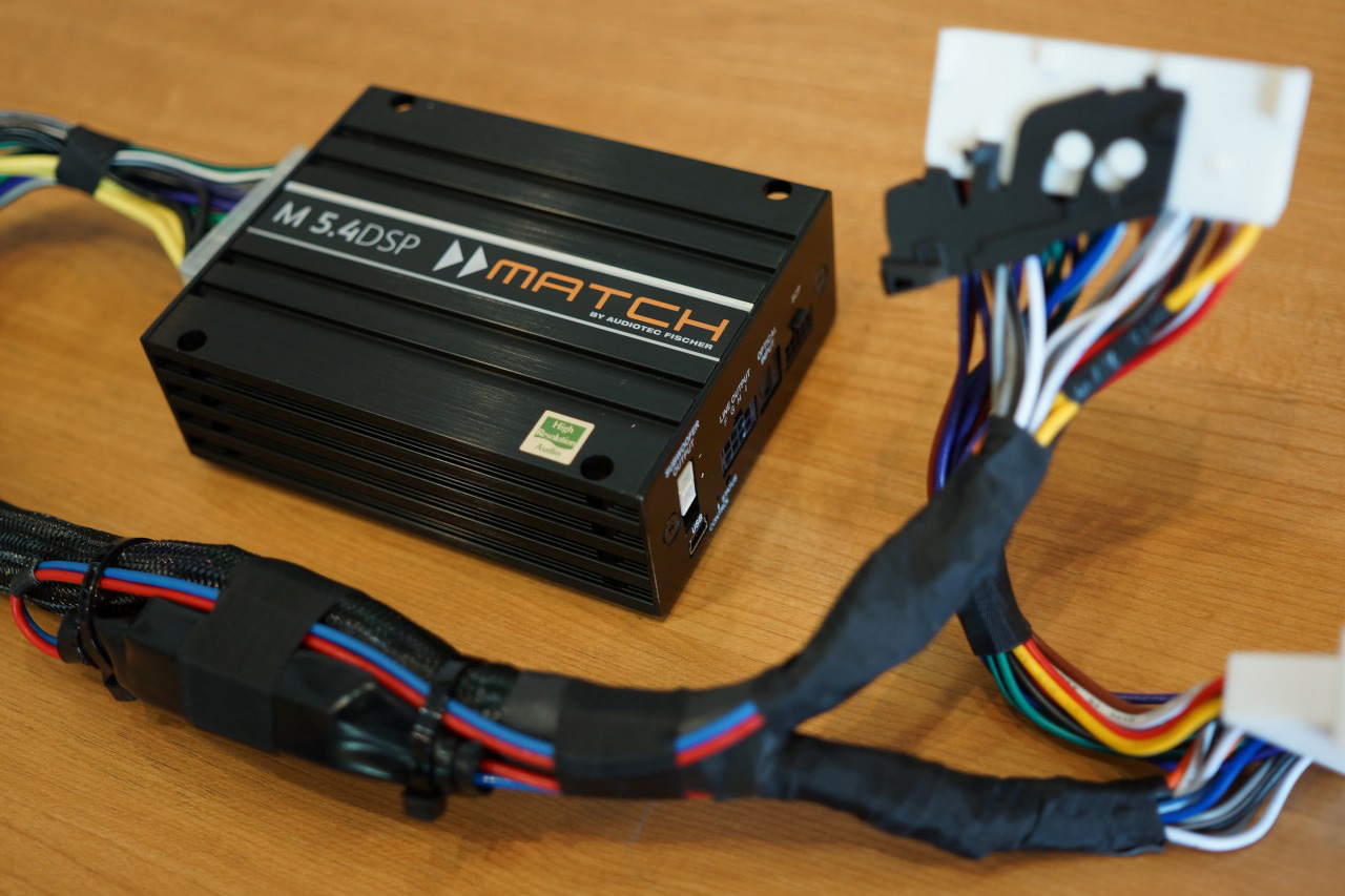 TOMオリジナル　クラウンスポーツ専用DSPアンプ