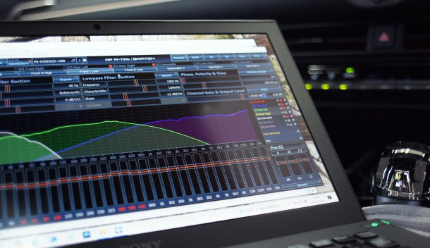 TOMオリジナル　クラウンスポーツ専用DSPアンプ